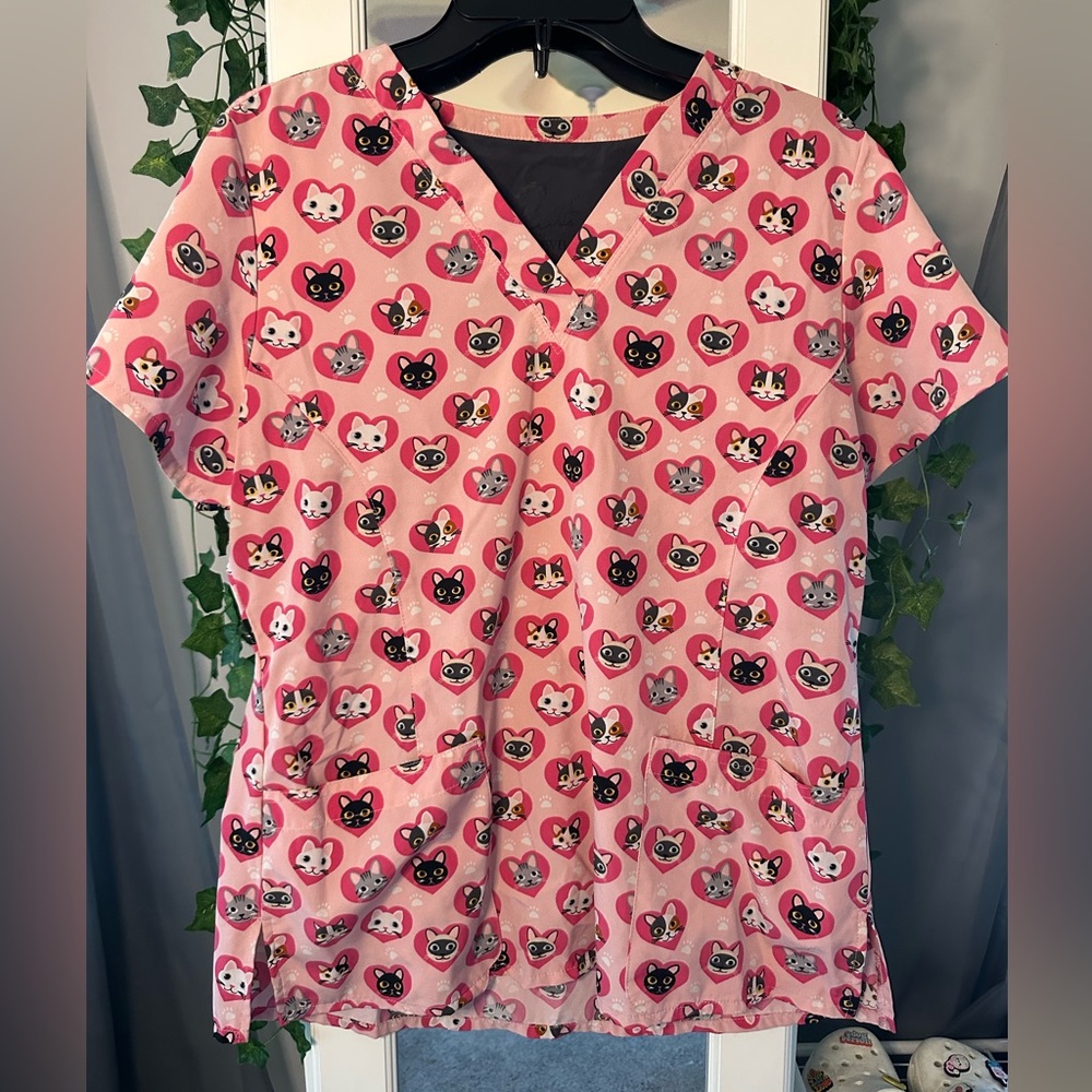 pink kitty medium scrub top!